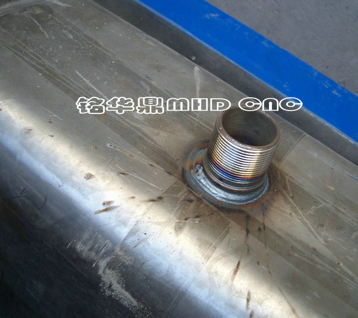 油箱油口環(huán)縫焊接專機(jī).jpg 自動(dòng)焊接機(jī).jpg